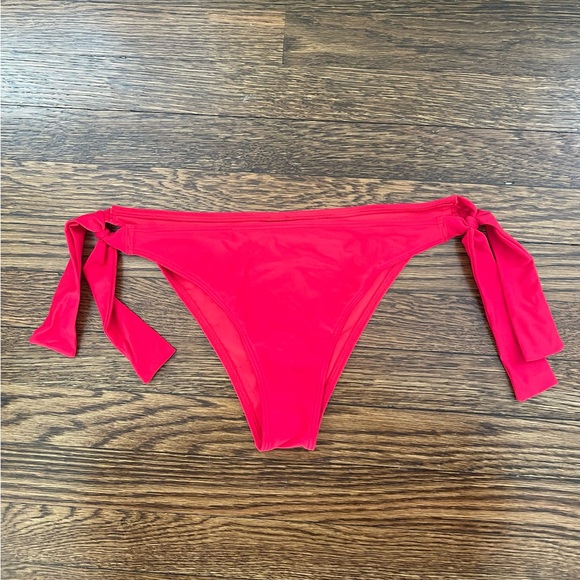 Abercrombie Twist Front Bikini Top and Side Tie Bottoms (s top m bottoms) - Picture 5 of 7